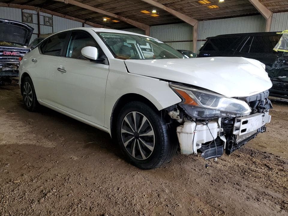 2019 NISSAN ALTIMA 4 D 4