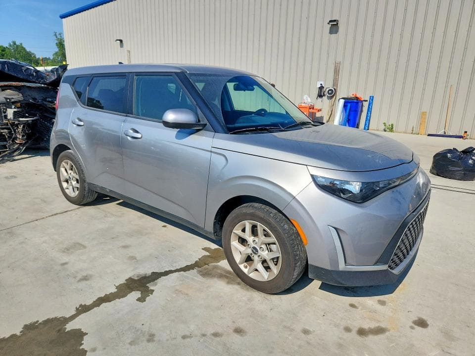 2025 KIA SOUL LX 4