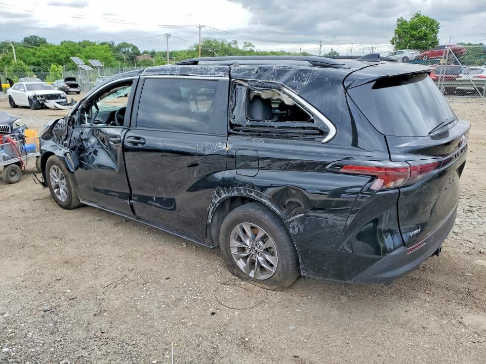 2025 TOYOTA SIENNA 2