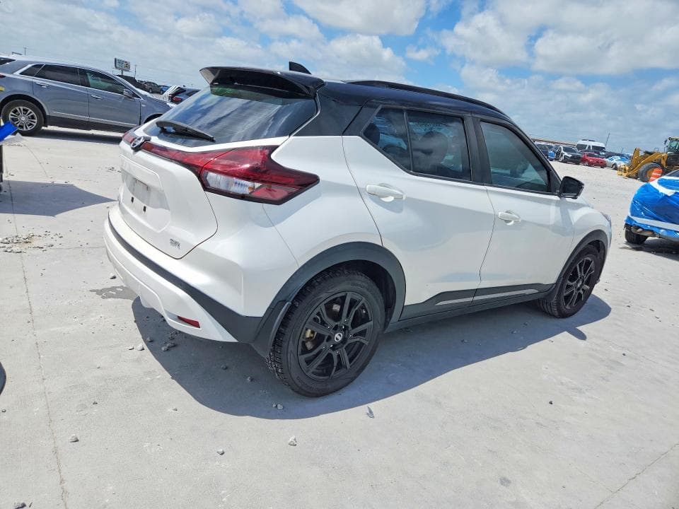 2021 NISSAN KICKS SR 3
