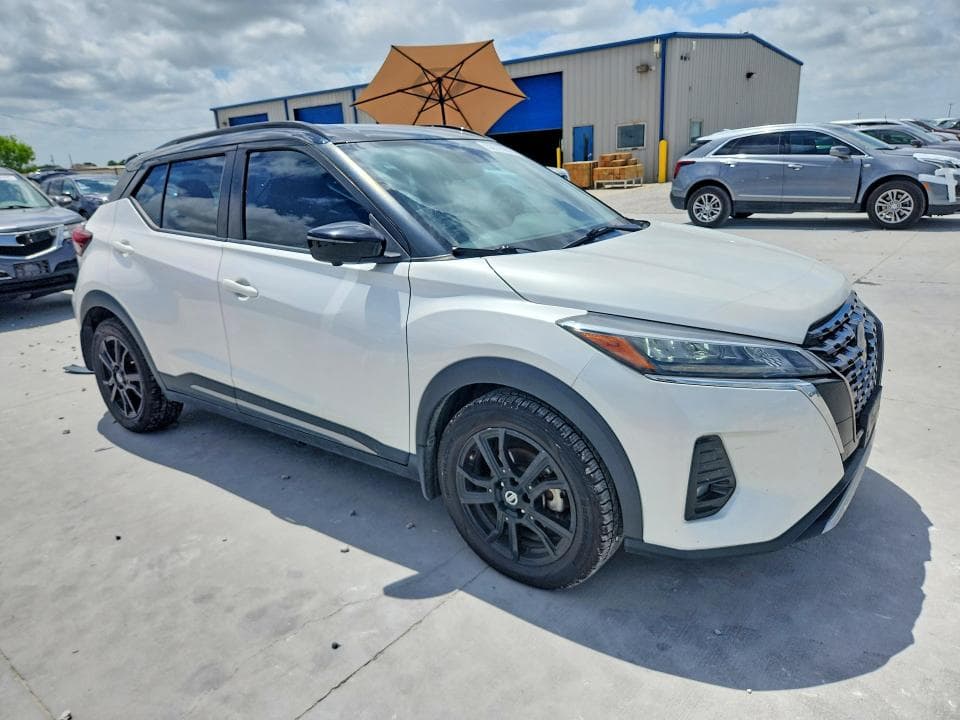 2021 NISSAN KICKS SR 4