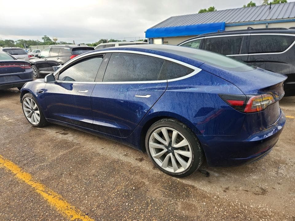 2018 TESLA MODEL 3 2