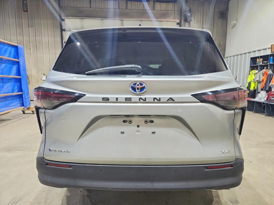 2025 TOYOTA SIENNA XLE 7-PASSENGER XLE 7-PASSENGER 6