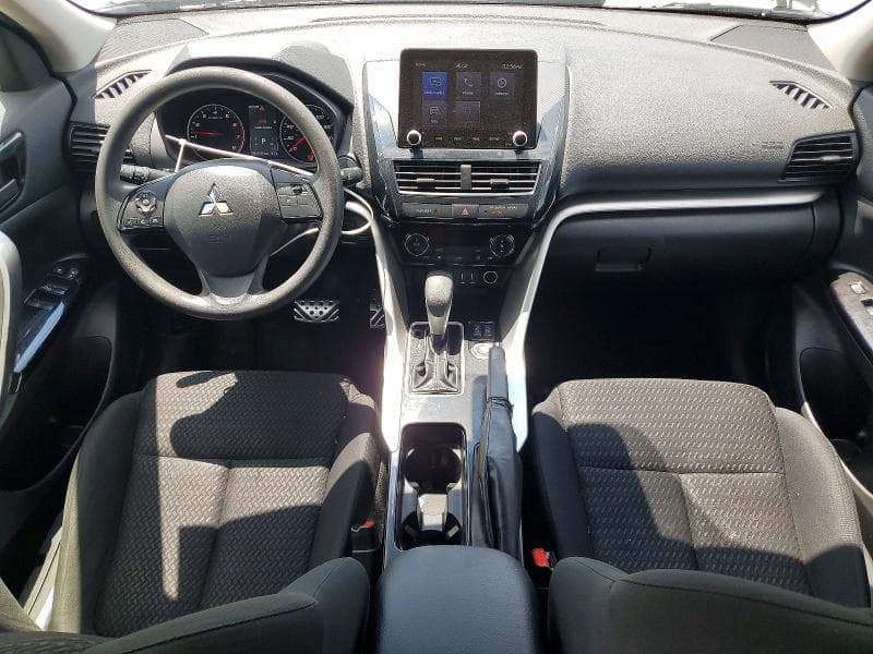 2022 MITSUBISHI ECLIPSE CROSS LE 8
