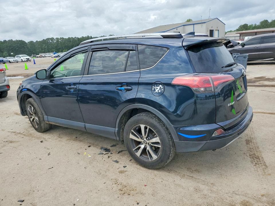 2018 TOYOTA RAV4 XLE 2
