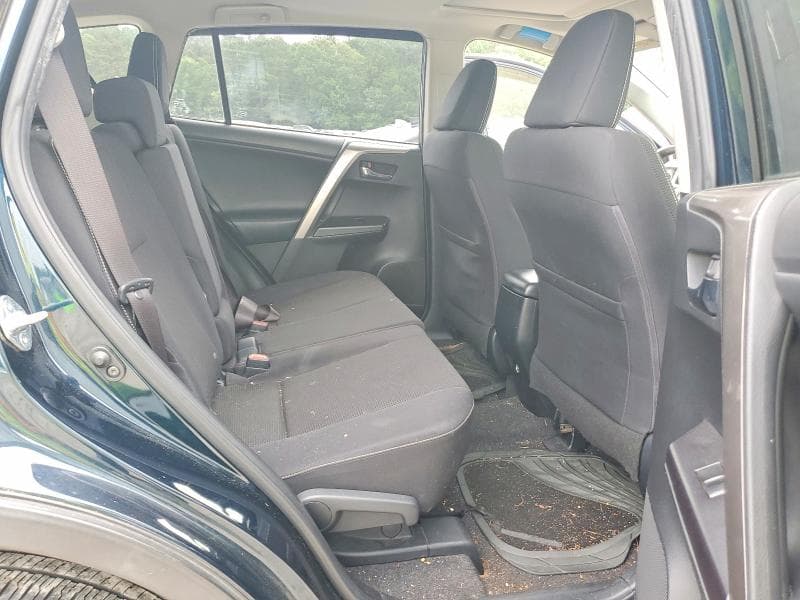 2018 TOYOTA RAV4 XLE 11