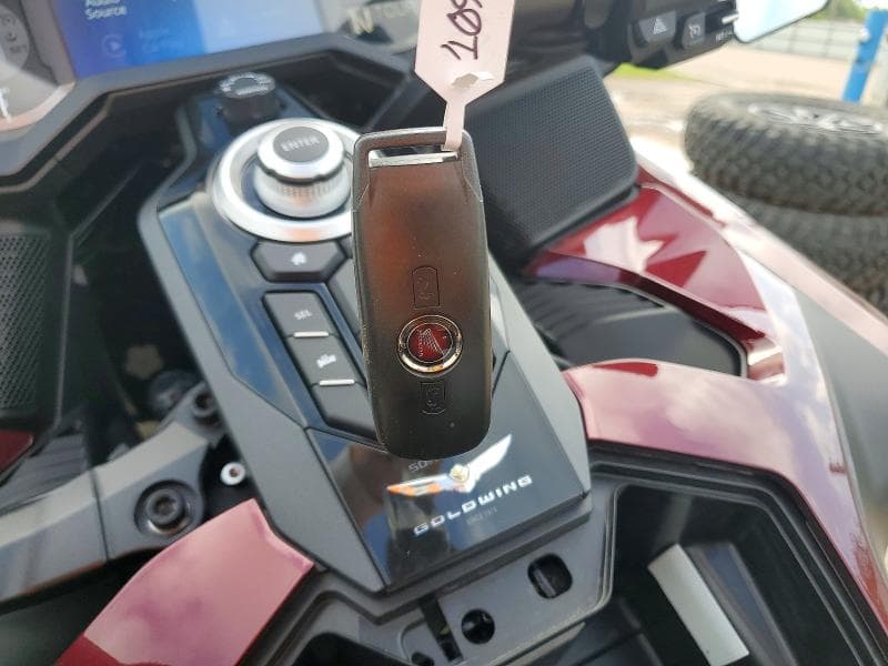 2025 HONDA GL1800 D 8