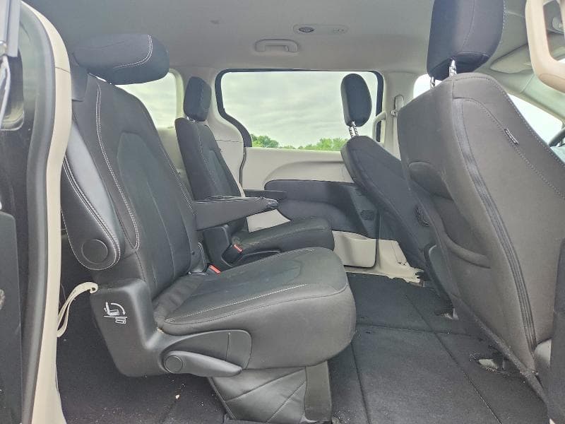 2024 CHRYSLER VOYAGER LX 11