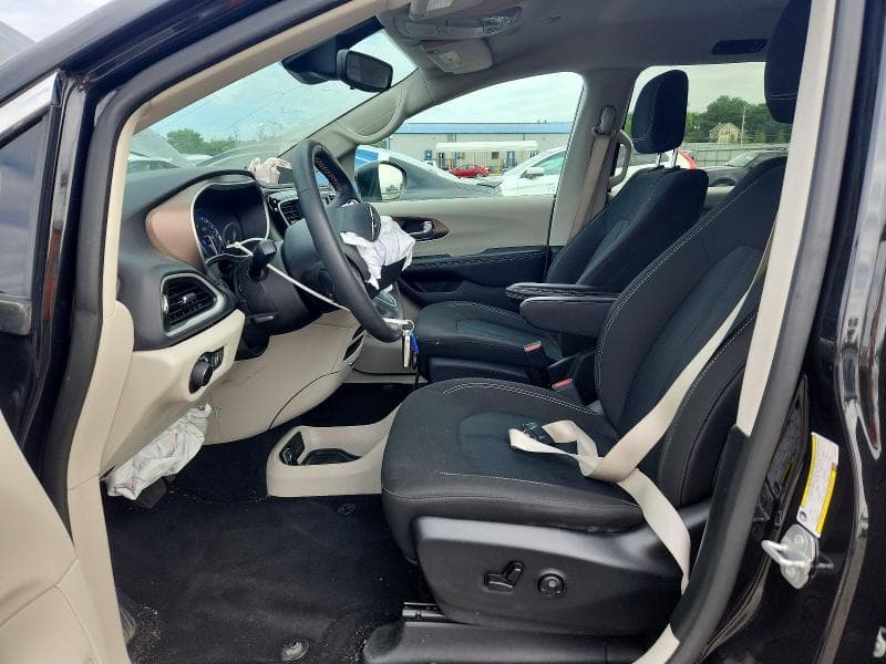 2024 CHRYSLER VOYAGER LX 7