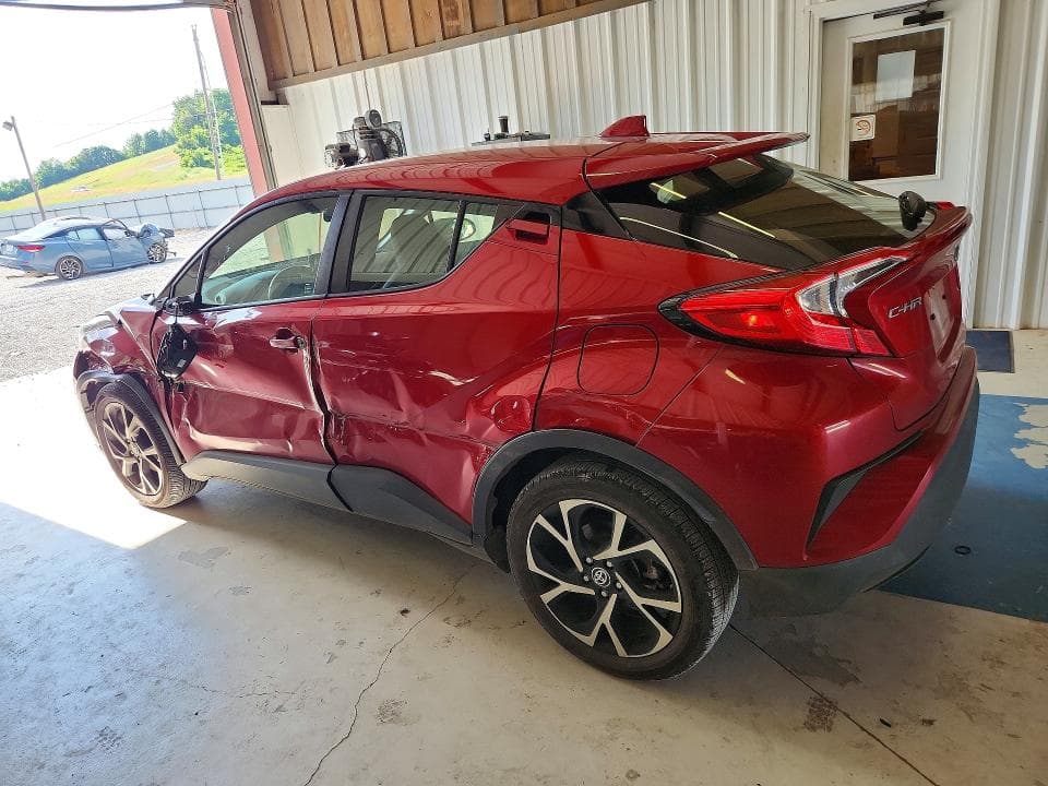 2020 TOYOTA C-HR XLE 2