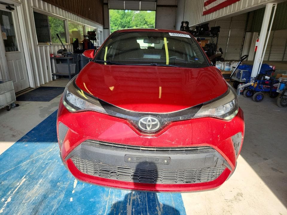 2020 TOYOTA C-HR XLE 5