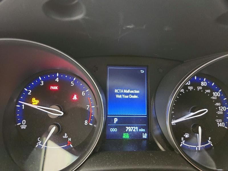 2020 TOYOTA C-HR XLE 9