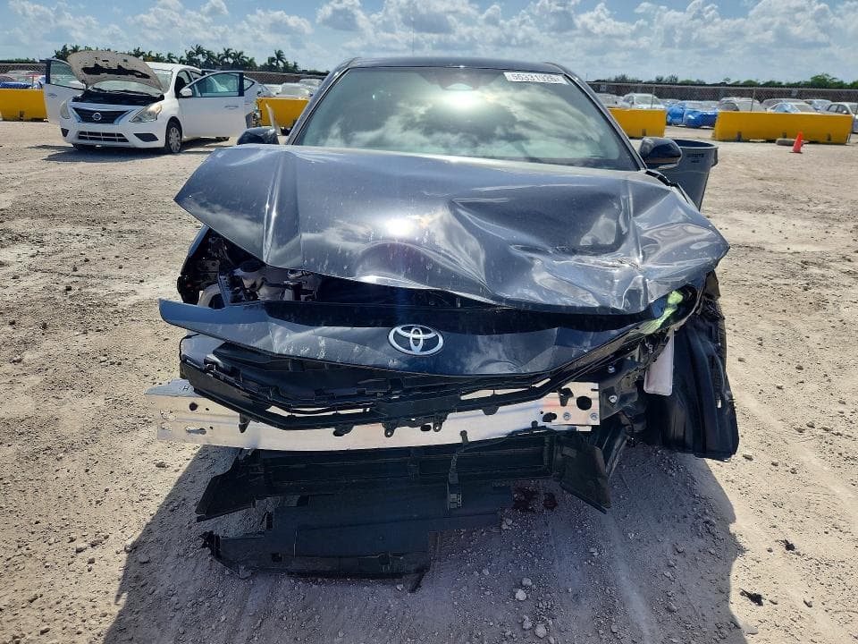 2026 TOYOTA CAMRY SE 5