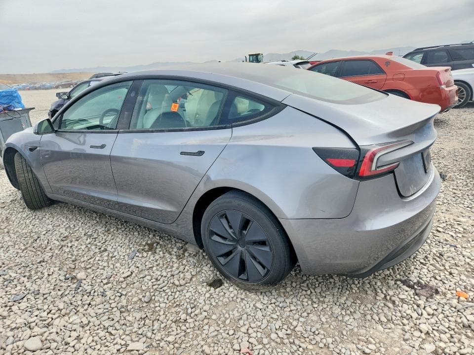2025 TESLA MODEL 3 2
