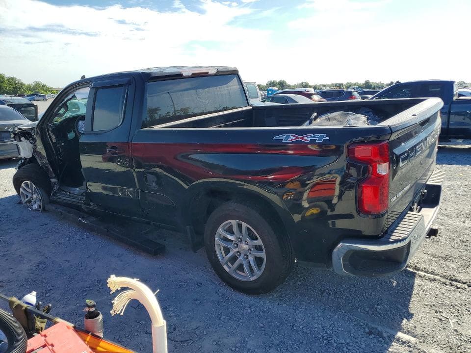 2020 CHEVROLET SILVERADO K1500 LT 2