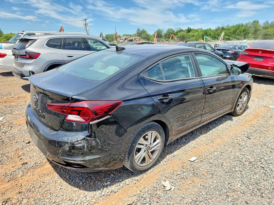 2020 HYUNDAI ELANTRA SEL 3