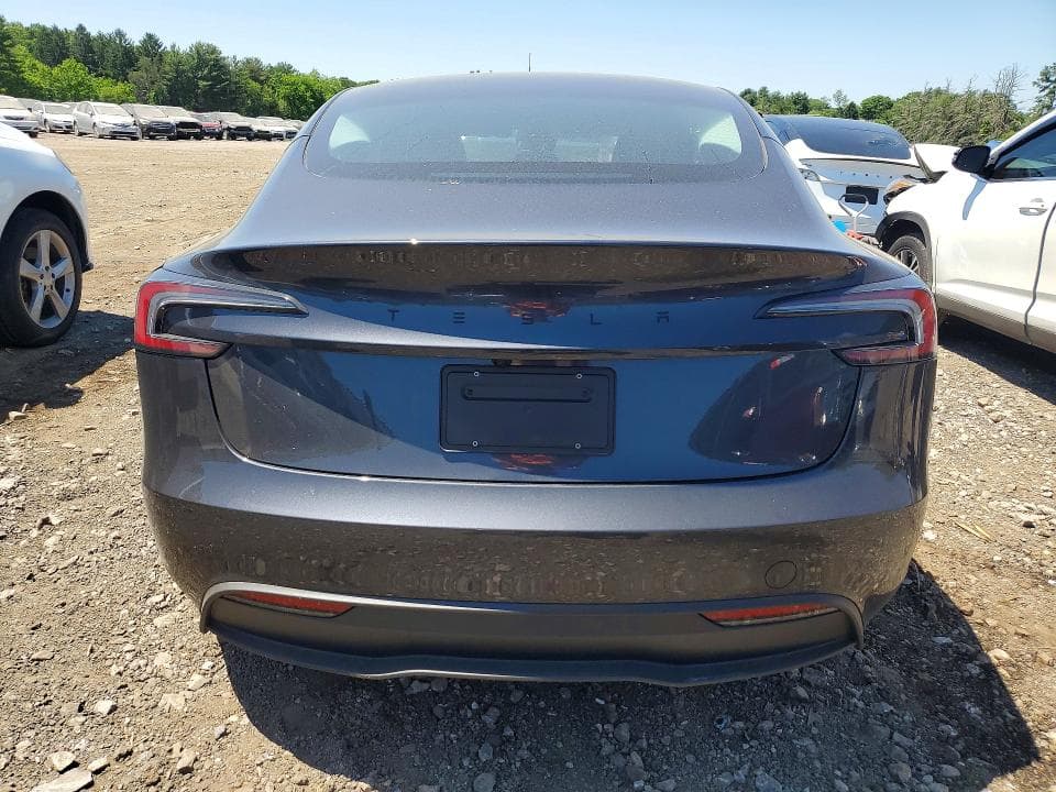 2026 TESLA MODEL 3 6
