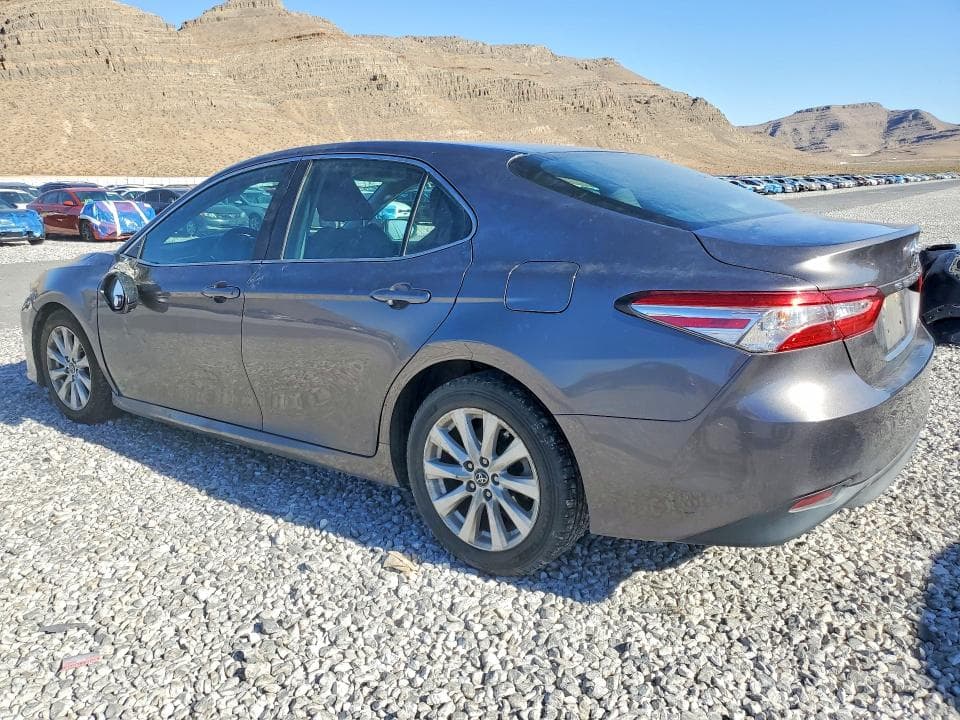 2018 TOYOTA CAMRY LE 2