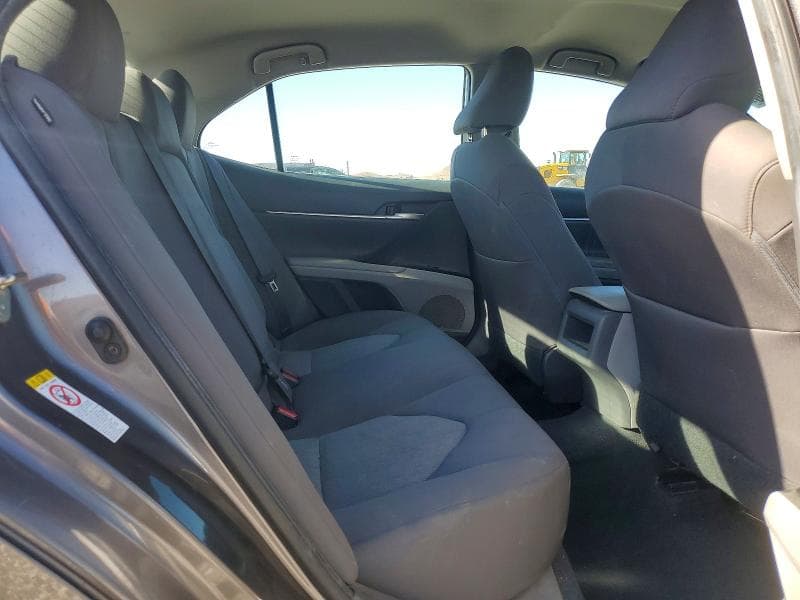 2018 TOYOTA CAMRY LE 10