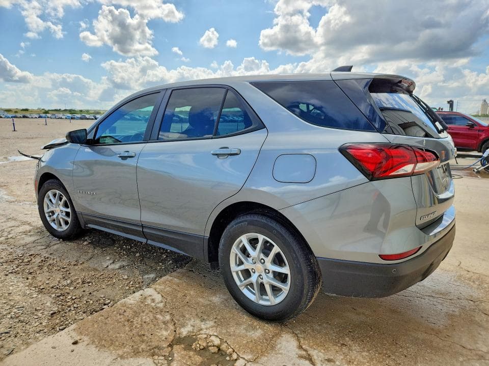 2024 CHEVROLET EQUINOX LS 2
