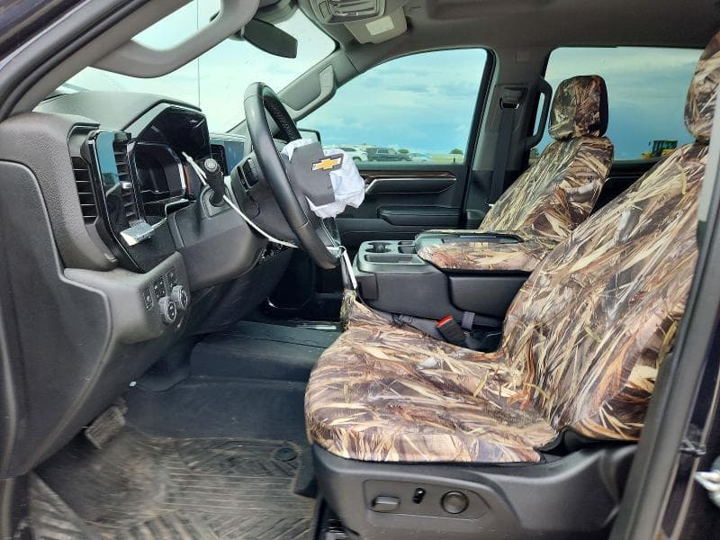 2023 CHEVROLET SILVERADO K1500 LT 7
