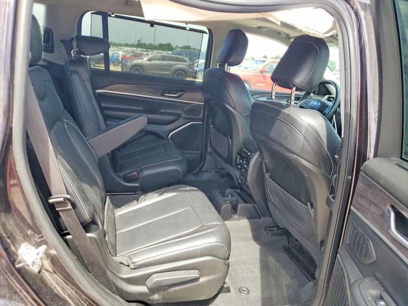 2022 JEEP GRAND CHEROKEE L LIMITED 11
