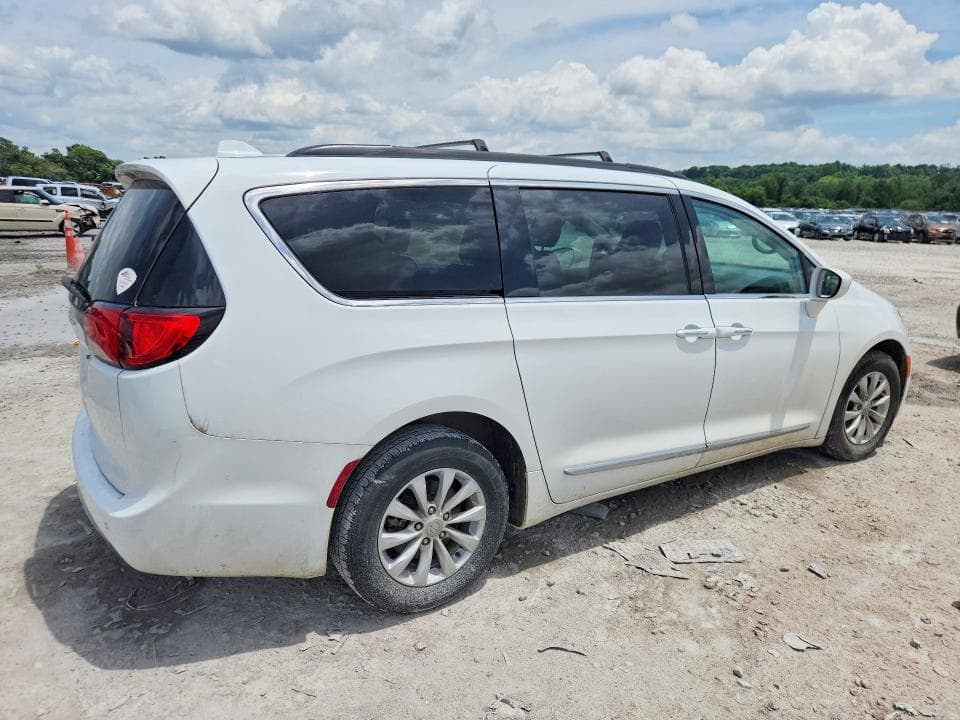 2017 CHRYSLER PACIFICA TOURING L 3