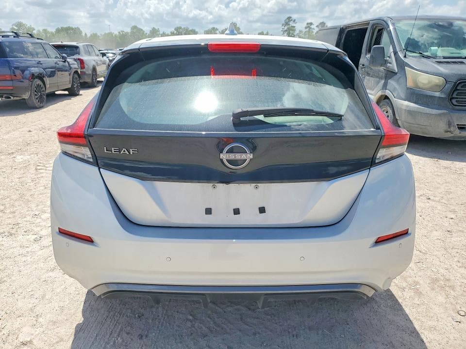 2025 NISSAN LEAF S 6