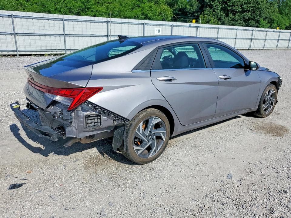2024 HYUNDAI ELANTRA SEL SEL 3