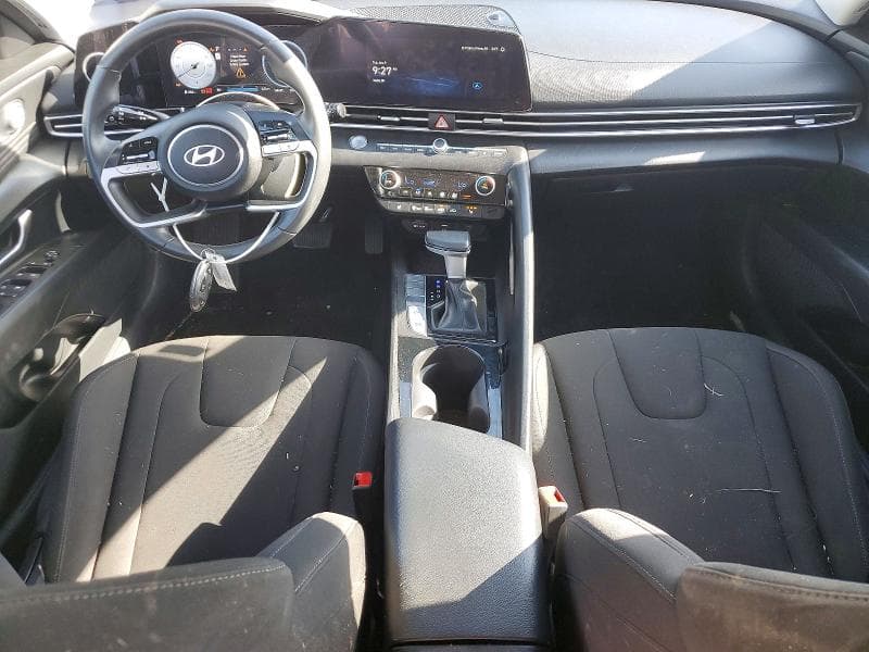 2024 HYUNDAI ELANTRA SEL SEL 8