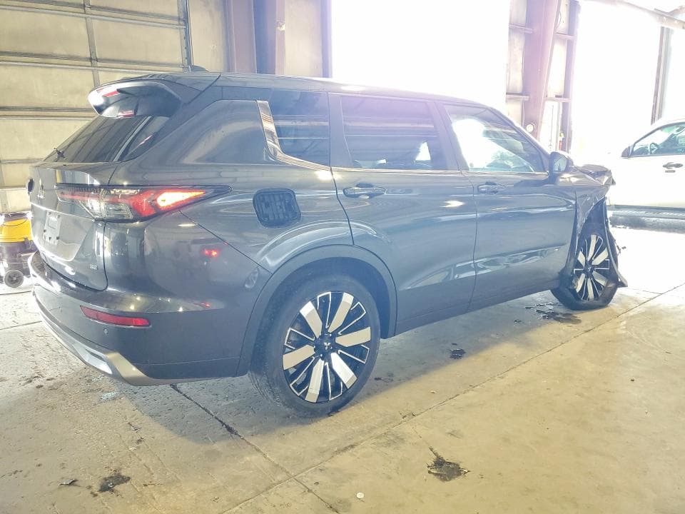 2025 MITSUBISHI OUTLANDER SE 3