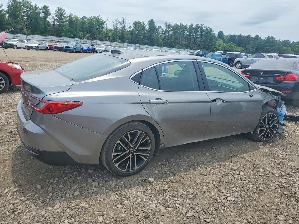 2025 TOYOTA CAMRY XLE XLE 3
