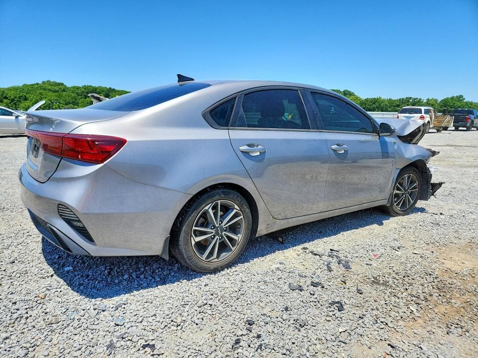 2023 KIA FORTE LXS 3