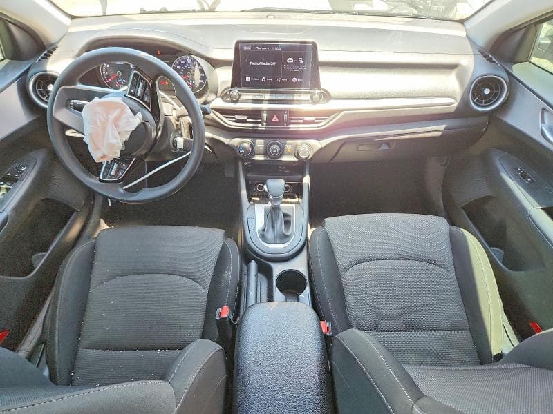 2023 KIA FORTE LXS 8