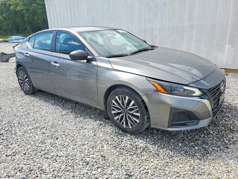 2025 NISSAN ALTIMA SV 4