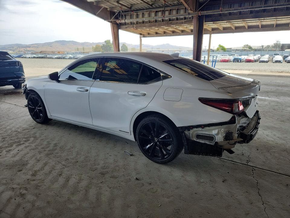 2022 LEXUS ES 300H F SPORT 2