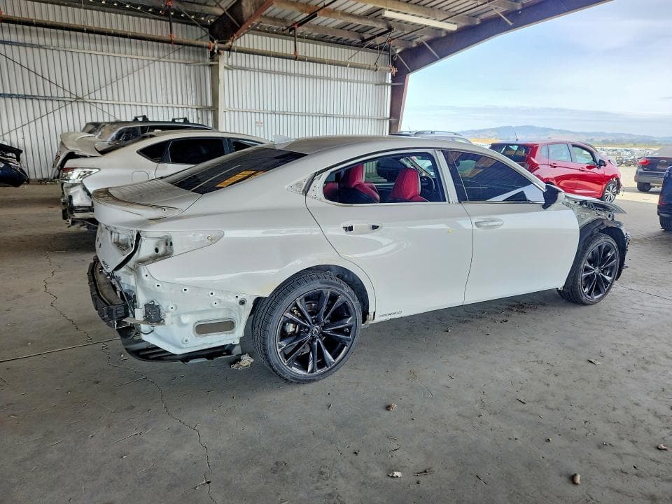 2022 LEXUS ES 300H F SPORT 3
