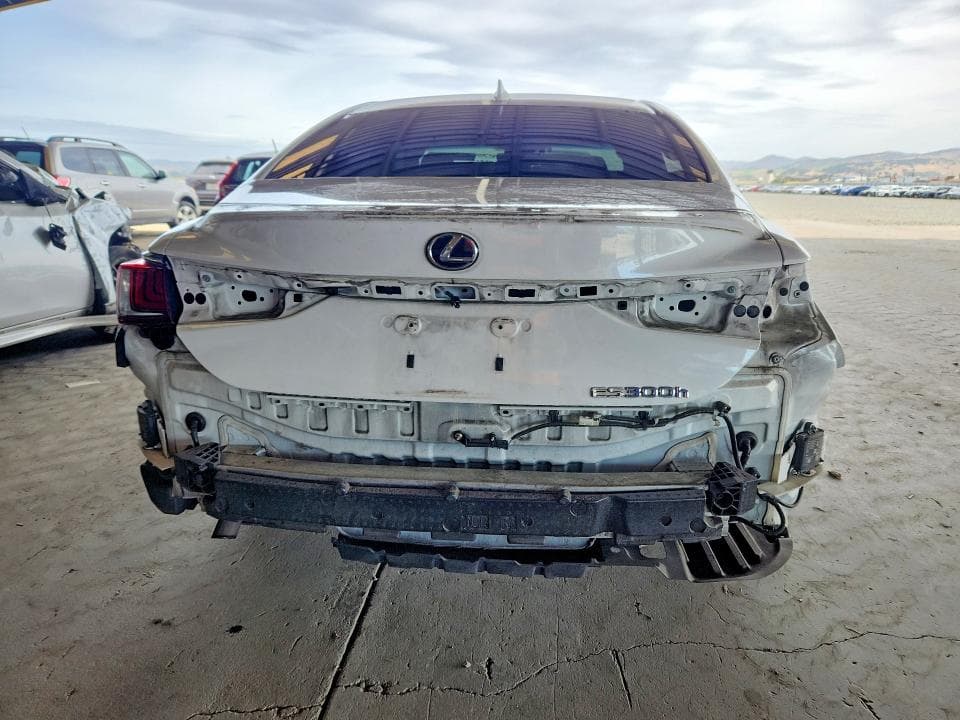 2022 LEXUS ES 300H F SPORT 6