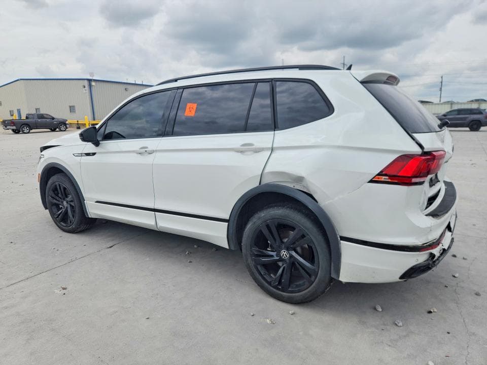 2023 VOLKSWAGEN TIGUAN SE R-LINE BLACK SE R-LINE BLACK 2
