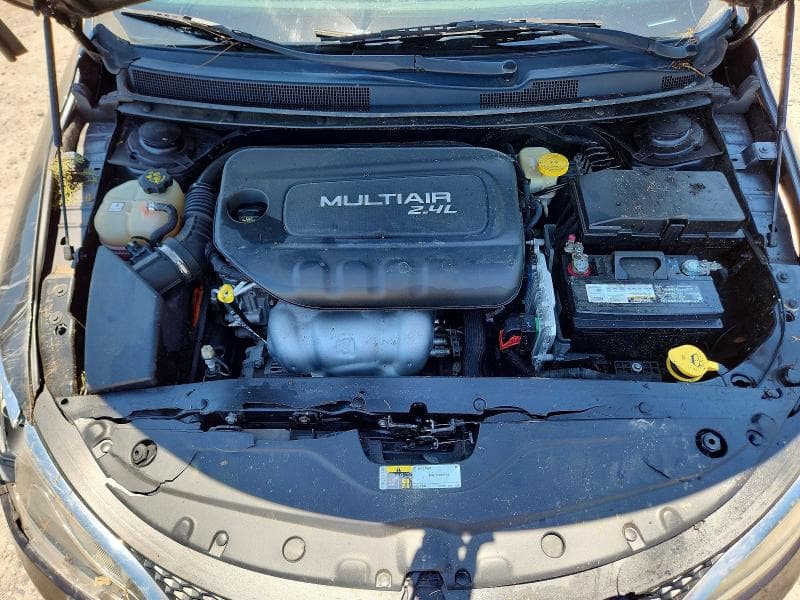 2016 CHRYSLER 200 LIMITED 11