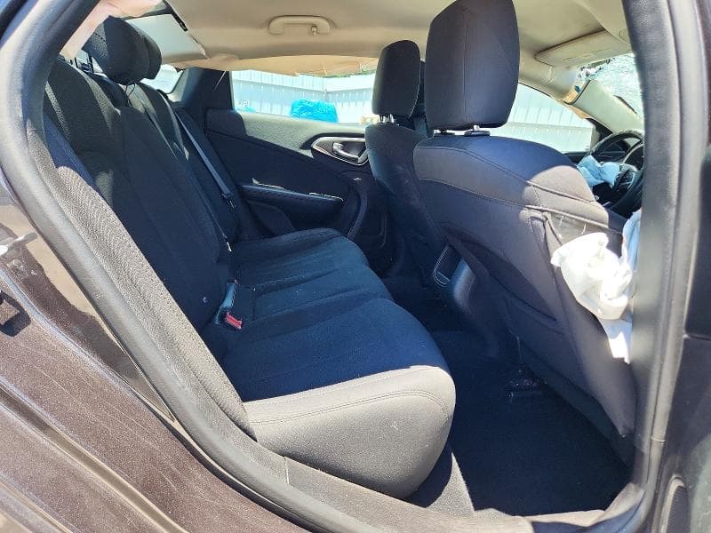 2016 CHRYSLER 200 LIMITED 10