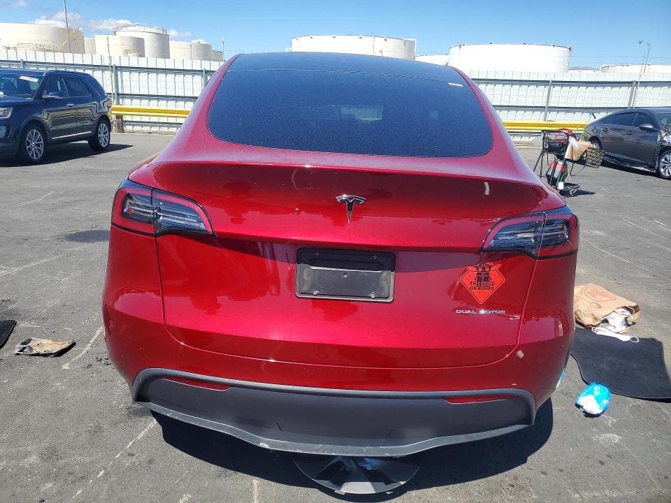 2024 TESLA MODEL Y 6
