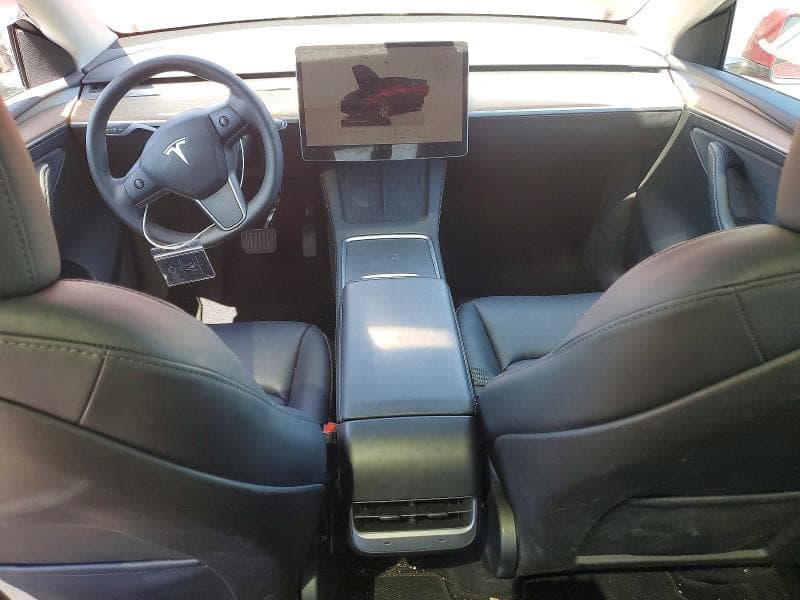 2024 TESLA MODEL Y 8