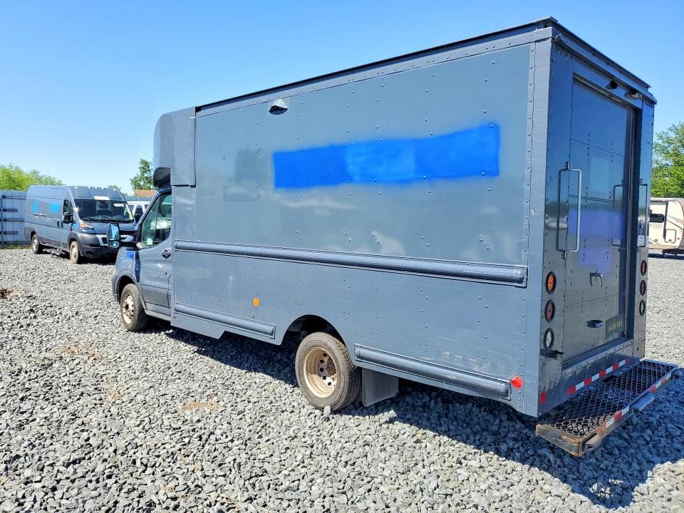 2021 FORD TRANSIT DELIVERY TRUCK 2
