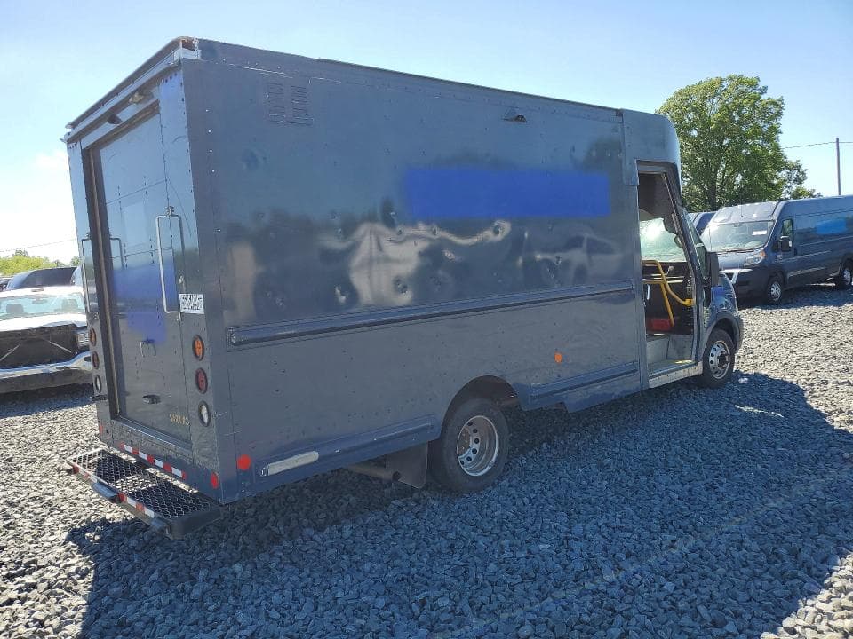 2021 FORD TRANSIT DELIVERY TRUCK 3