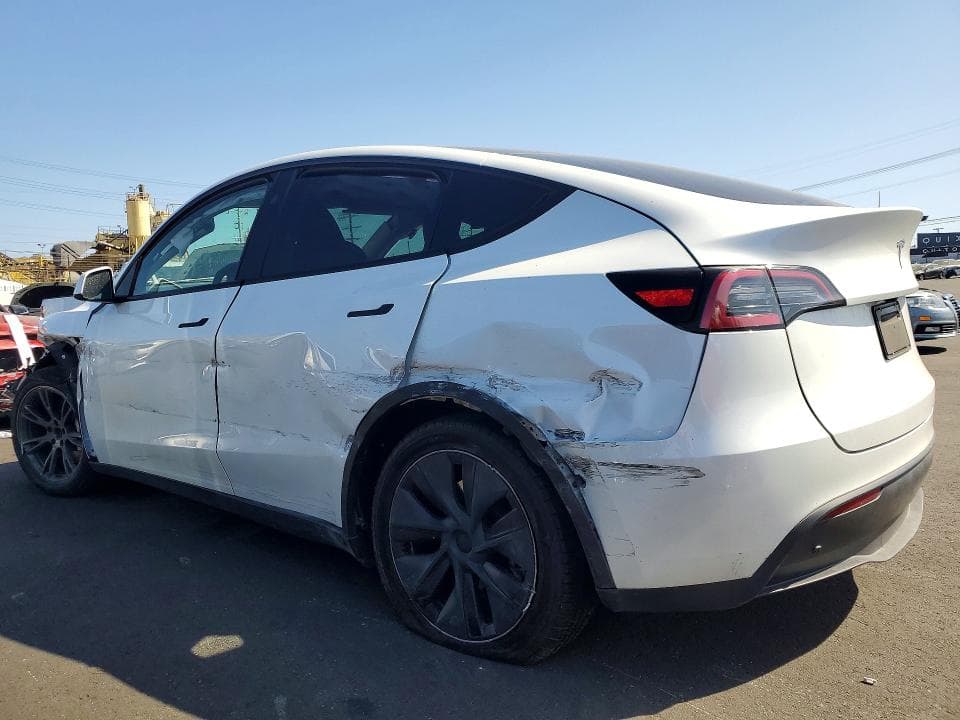 2024 TESLA MODEL Y 2