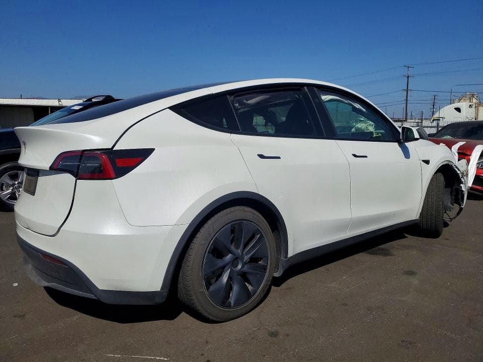 2024 TESLA MODEL Y 3