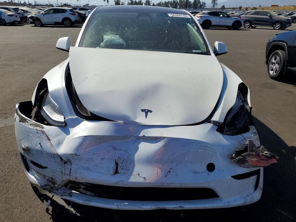 2024 TESLA MODEL Y 5