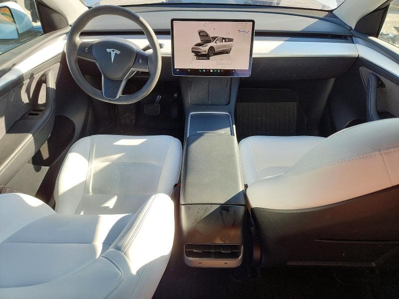 2024 TESLA MODEL Y 8