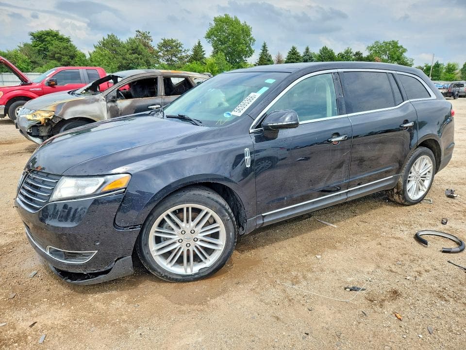2019 LINCOLN MKT - 1